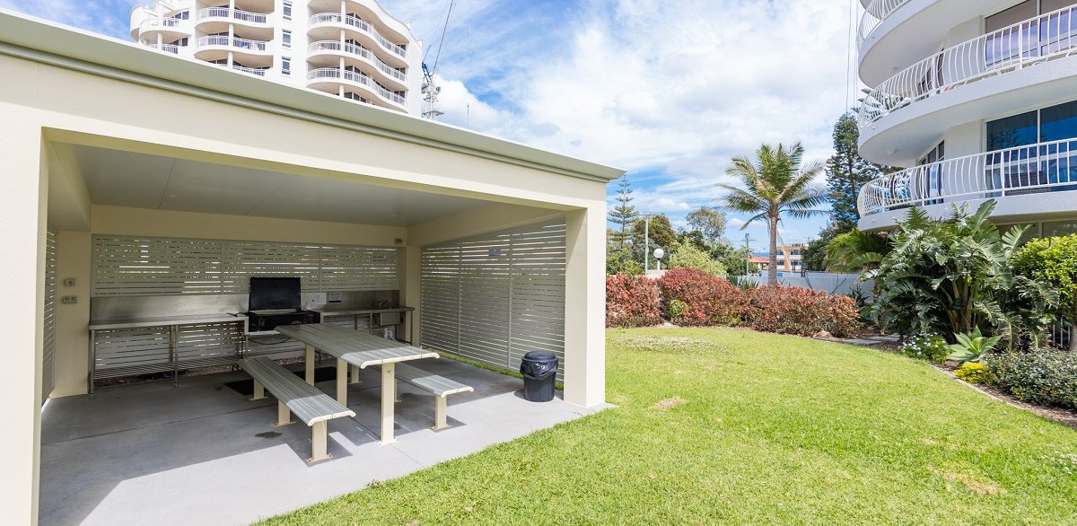 Burleigh Surf Apartments 8